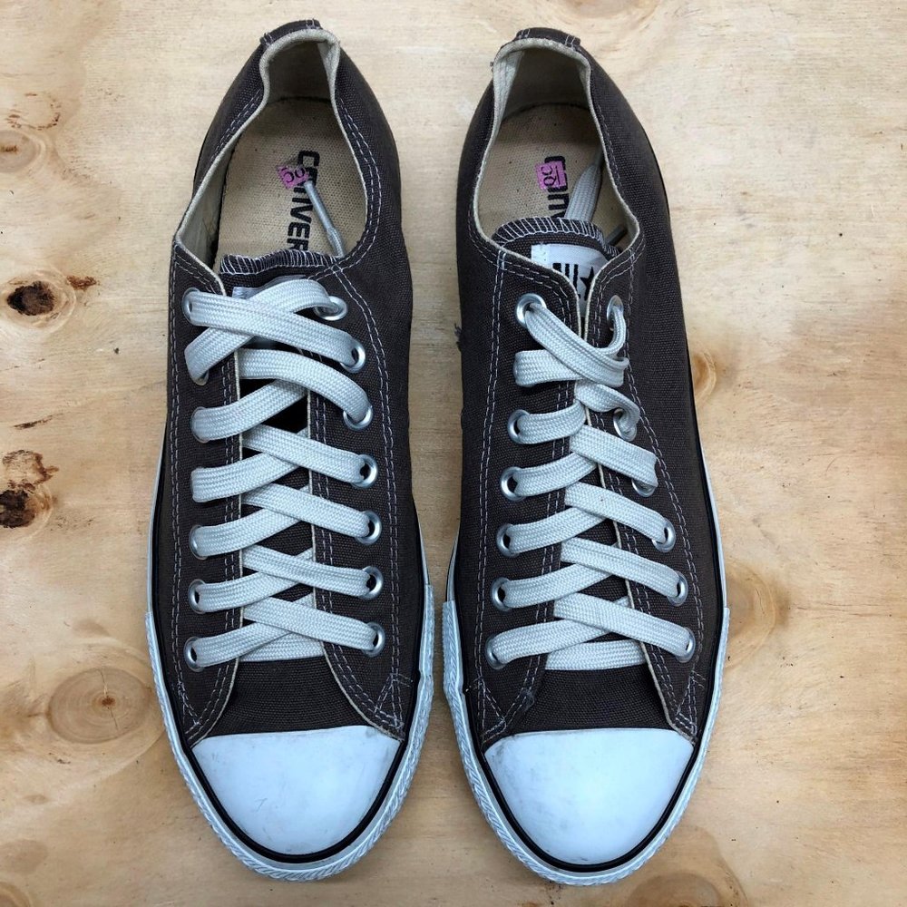 Unisex All Star Brown Size Men's 9 Women's 10.5